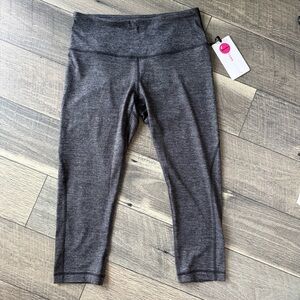NWT Yogalicious Heathered Charcoal Gray Cropped Women’s Leggings Size Large